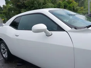2019 Dodge Challenger SXT z VIN 2C3CDZAG7KH670018, wystawiony jako IAAI lot #42266401 z przebiegiem 47 367 mil mil oraz . Historia ofert i sprzedaży dostępna na DreamBid. Obrazek 13.