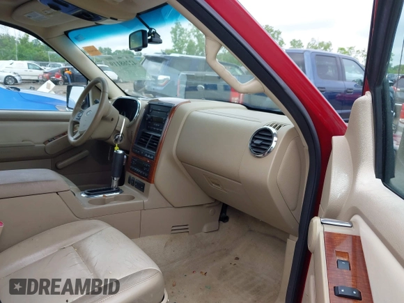 2007 Ford Explorer Eddie Bauer with VIN 1FMEU74887UB04138, listed as a IAAI auction lot 42268119 with 262,610 mi miles and . Bid and sale history available at DreamBid. Image 5.
