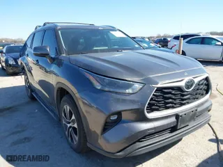 2021 Toyota Highlander XLE with VIN 5TDGZRAH3MS057776, listed as a IAAI auction lot 41754519 with 79,725 mi miles. Bid and sale history available at carsss.com. Image 1.