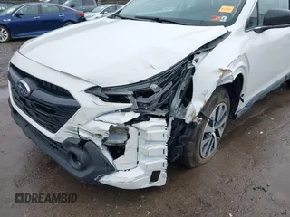 2025 Subaru Outback z VIN 4S4BTAAC8S3170716, wystawiony jako IAAI lot #41979170 z przebiegiem 2 783 mil mil oraz . Historia ofert i sprzedaży dostępna na DreamBid. Obrazek 6.