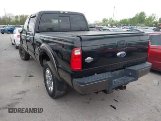 2016 Ford F-250 Lariat z VIN 1FT7W2BT3GEA96915, wystawiony jako IAAI lot #42191645 z przebiegiem 216 682 mil mil oraz . Historia ofert i sprzedaży dostępna na DreamBid. Obrazek 3.