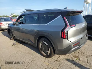 2024 Kia EV9 Wind z VIN KNDAFFS59R6018599, wystawiony jako Copart lot #66018504 z przebiegiem 1744 mil mil oraz Szkody całkowita. Historia ofert i sprzedaży dostępna na DreamBid. Obrazek 2.