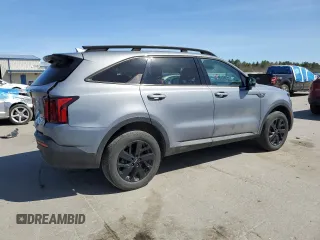 2022 Kia Sorento X-Line S z VIN 5XYRLDLC5NG085365, wystawiony jako Copart lot #53305855 z przebiegiem 45 128 mil mil oraz Szkody całkowita. Historia ofert i sprzedaży dostępna na DreamBid. Obrazek 3.