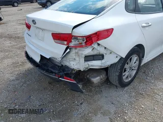 2018 Kia Optima S с VIN 5XXGT4L33JG198575, выставлен на аукционе IAAI как лот 42165133 с пробегом 44 808 миль миль и . История ставок и продаж доступна на DreamBid. Изображение 6.