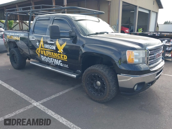 2013 GMC Sierra 2500HD SLT z VIN 1GT121E8XDF139591, wystawiony jako IAAI lot #42225842 z przebiegiem 258 198 mil mil oraz . Historia ofert i sprzedaży dostępna na DreamBid. Obrazek 1.
