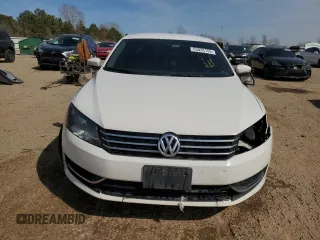 2014 Volkswagen Passat S с VIN 1VWAP7A37EC006897, выставлен на аукционе Copart как лот 53035155 с пробегом 176 129 миль миль и Списание • Salvage title. История ставок и продаж доступна на DreamBid. Изображение 5.