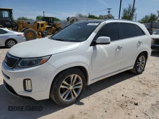 2015 Kia Sorento SX z VIN 5XYKW4A78FG605333, wystawiony jako Copart lot #53148545 z przebiegiem 161 671 mil mil oraz Czysty tytuł • Clean title. Historia ofert i sprzedaży dostępna na DreamBid. Obrazek 1.