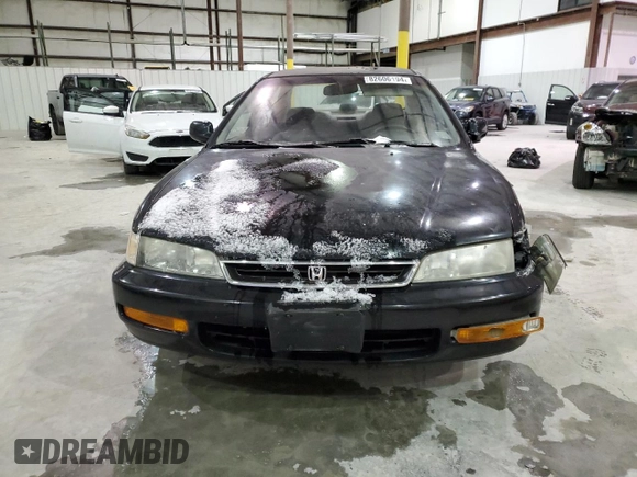 1996 Honda Accord LX with VIN 1HGCD5635TA222954, listed as a Copart auction lot 82606194 with 212,299 mi miles and Salvage Title. Bid and sale history available at DreamBid. Image 5.