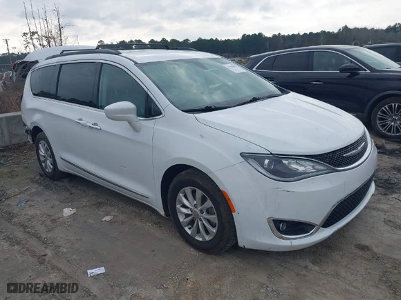 2017 Chrysler Pacifica Touring-L with VIN 2C4RC1BG6HR542218, listed as a IAAI auction lot 41519482 with NaN miles. Bid and sale history available at carsss.com. Image 1.