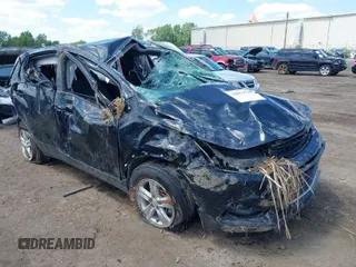 2019 Chevrolet Trax LS with VIN 3GNCJNSB5KL245380, listed as a IAAI auction lot 39913720 with 1 mi miles. Bid and sale history available at carsss.com. Image 1.