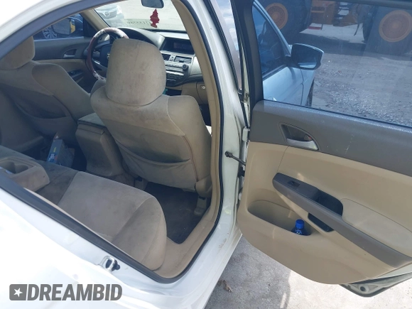 2008 Honda Accord LX z VIN 1HGCP26308A082857, wystawiony jako IAAI lot #42155580 z przebiegiem 190 752 mil mil oraz . Historia ofert i sprzedaży dostępna na DreamBid. Obrazek 8.