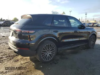 2020 Porsche Cayenne z VIN WP1AA2AY2LDA02538, wystawiony jako Copart lot #44202295 z przebiegiem 132 229 mil mil oraz Szkoda całkowita • Salvage title. Historia ofert i sprzedaży dostępna na DreamBid. Obrazek 3.