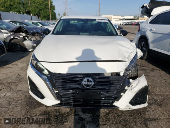 2025 Nissan Altima SV with VIN 1N4BL4DV1SN370799, listed as a Copart auction lot 53916015 with 1,134 mi miles and Salvage Title. Bid and sale history available at DreamBid. Image 5.