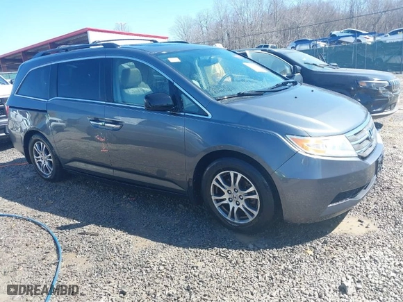 2013 Honda Odyssey EX-L with VIN 5FNRL5H66DB041471, listed as a IAAI auction lot 41543113 with 171,612 mi miles. Bid and sale history available at carsss.com. Image 1.