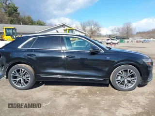2023 Audi Q8 Prestige z VIN WA1FVBF10PD035688, wystawiony jako IAAI lot #41864567 z przebiegiem 27 219 mil mil oraz . Historia ofert i sprzedaży dostępna na DreamBid. Obrazek 14.