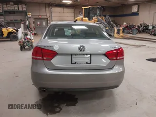 2014 Volkswagen Passat SE z VIN 1VWBT7A31EC102802, wystawiony jako IAAI lot #41344543 z przebiegiem 106 758 mil mil oraz . Historia ofert i sprzedaży dostępna na DreamBid. Obrazek 16.