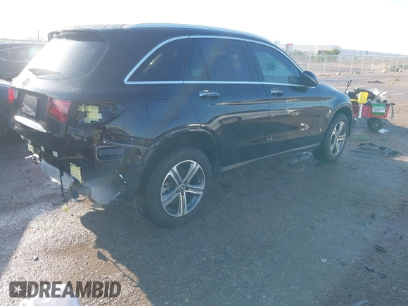 2022 Mercedes-Benz GLC 300 with VIN W1N0G8DB7NV394945, listed as a IAAI auction lot 42060999 with 17,332 mi miles and . Bid and sale history available at DreamBid. Image 4.