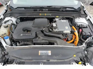 2020 Ford Fusion SE z VIN 3FA6P0LU2LR253612, wystawiony jako IAAI lot #41798850 z przebiegiem 58 219 mil mil oraz . Historia ofert i sprzedaży dostępna na DreamBid. Obrazek 10.