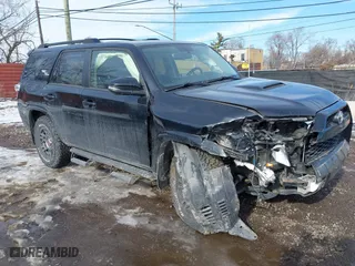 2019 Toyota 4Runner SR5 with VIN JTEBU5JR8K5735284, listed as a IAAI auction lot 41441632 with 32,402 mi miles. Bid and sale history available at carsss.com. Image 1.
