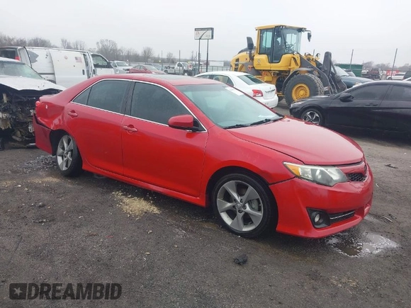 2014 Toyota Camry L with VIN 4T1BF1FK8EU842134, listed as a IAAI auction lot 41500515 with 147,156 mi miles. Bid and sale history available at carsss.com. Image 1.