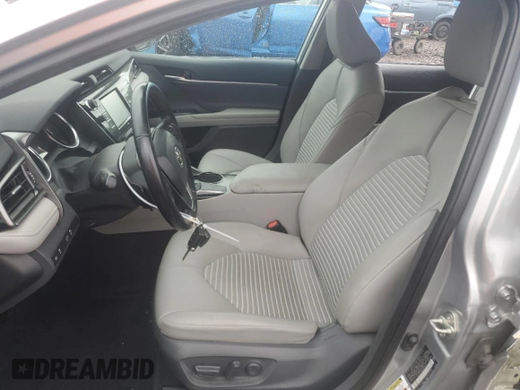2020 Toyota Camry SE z VIN 4T1G11AK3LU878547, wystawiony jako Copart lot #55746685 z przebiegiem 65 427 mil mil oraz Szkoda całkowita • Salvage title. Historia ofert i sprzedaży dostępna na DreamBid. Obrazek 7.