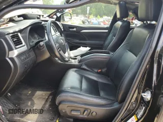 2017 Toyota Highlander XLE with VIN 5TDJZRFH9HS461668, listed as a Copart auction lot 60532375 with 82,923 mi miles and Salvage title. Bid and sale history available at DreamBid. Image 7.