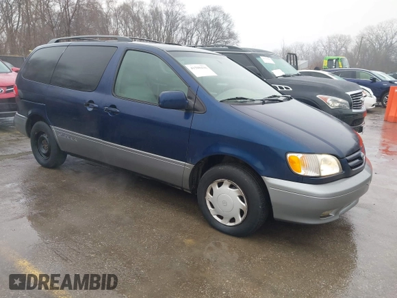 2002 Toyota Sienna LE with VIN 4T3ZF13C72U424470, listed as a IAAI auction lot 41508436 with 170,177 mi miles. Bid and sale history available at carsss.com. Image 1.