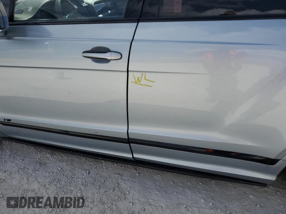 2022 Bentley Bentayga V8 z VIN SJAAM2ZV9NC011752, wystawiony jako Copart lot #79142714 z przebiegiem Nie podano mil oraz Nie do naprawy. Historia ofert i sprzedaży dostępna na DreamBid. Obrazek 13.