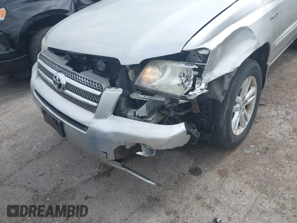 2006 Toyota Highlander z VIN JTEEW21A060020809, wystawiony jako IAAI lot #42147636 z przebiegiem 195 220 mil mil oraz . Historia ofert i sprzedaży dostępna na DreamBid. Obrazek 6.