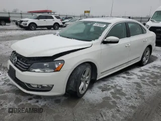 2013 Volkswagen Passat SEL Premium z VIN 1VWCN7A37DC134960, wystawiony jako Copart lot #43826005 z przebiegiem 243 608 mil mil oraz Szkoda całkowita • Salvage title. Historia ofert i sprzedaży dostępna na DreamBid. Obrazek 1.