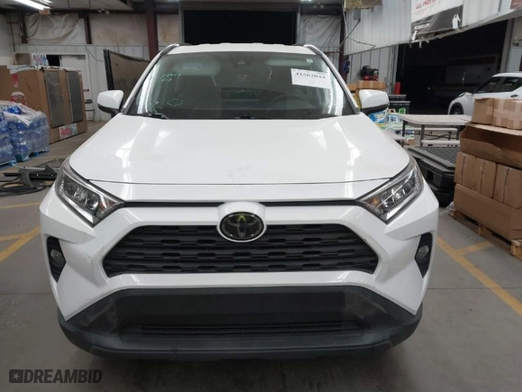 2020 Toyota RAV4 XLE with VIN 2T3W1RFV7LC061037, listed as a IAAI auction lot 41562044 with 51,665 mi miles. Bid and sale history available at carsss.com. Image 13.