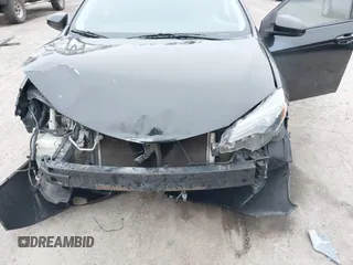 2018 Toyota Corolla L z VIN 2T1BURHEXJC098608, wystawiony jako IAAI lot #41168514 z przebiegiem 134 623 mil mil oraz . Historia ofert i sprzedaży dostępna na DreamBid. Obrazek 6.
