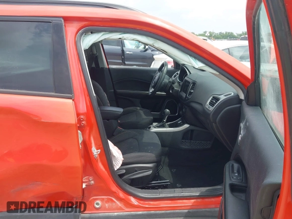2018 Jeep Compass Sport with VIN 3C4NJCAB0JT461627, listed as a IAAI auction lot 42279936 with 126,930 mi miles and . Bid and sale history available at DreamBid. Image 5.
