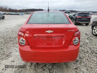 2013 Chevrolet Sonic LS z VIN 1G1JA5SH8D4237375, wystawiony jako Copart lot #47591375 z przebiegiem 65 174 mil mil oraz Czysty tytuł • Clean title. Historia ofert i sprzedaży dostępna na DreamBid. Obrazek 6.