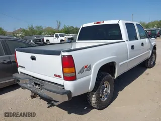 2002 GMC Sierra 2500HD SLE with VIN 1GTHK23U42F250039, listed as a IAAI auction lot 41859816 with 259,830 mi miles. Bid and sale history available at carsss.com. Image 4.