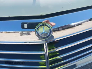 2012 Mercedes-Benz E-Class E 350 Luxury with VIN WDDHF5KB1CA585320, listed as a IAAI auction lot 41982342 with 162,512 mi miles. Bid and sale history available at carsss.com. Image 6.