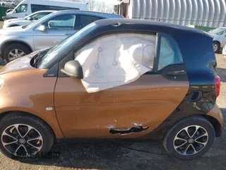 2016 Smart fortwo Passion with VIN WMEFJ5DA6GK079651, listed as a IAAI auction lot 41607293 with 146,753 mi miles and . Bid and sale history available at DreamBid. Image 6.