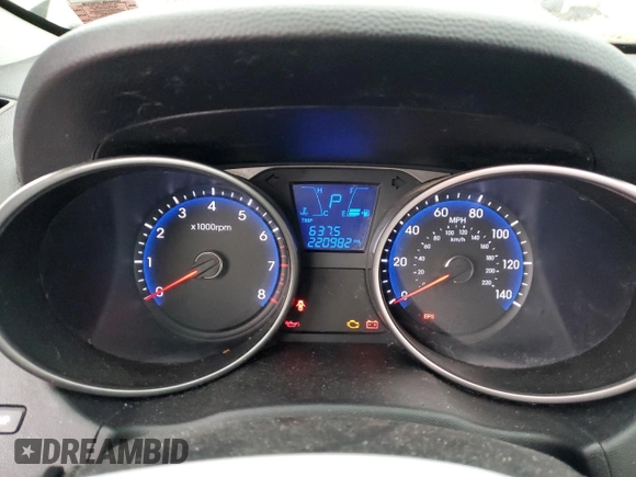 2010 Hyundai Tucson GLS with VIN KM8JU3AC2AU113747, listed as a Copart auction lot 48031375 with 220,982 mi miles and Salvage Title. Bid and sale history available at DreamBid. Image 9.
