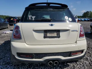2011 MINI Hardtop S with VIN WMWSV3C50BTY15977, listed as a Copart auction lot 52802295 with 89,085 mi miles and Salvage title. Bid and sale history available at DreamBid. Image 6.