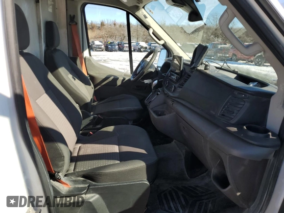 2021 Ford Transit Cargo с VIN 1FTBF4U88MKA91558, выставлен на аукционе Copart как лот 41597595 с пробегом 83 661 миль миль и Списание • Salvage title. История ставок и продаж доступна на DreamBid. Изображение 5.