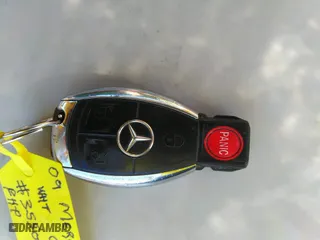 2009 Mercedes-Benz C-Class 3.0L Sport with VIN WDDGF54X09F211491, listed as a IAAI auction lot 41394550 with 160,835 mi miles. Bid and sale history available at carsss.com. Image 11.