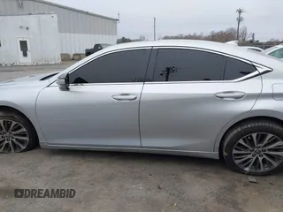 2019 Lexus ES 350 with VIN 58ABZ1B17KU020000, listed as a IAAI auction lot 41535730 with 60,431 mi miles and . Bid and sale history available at DreamBid. Image 14.