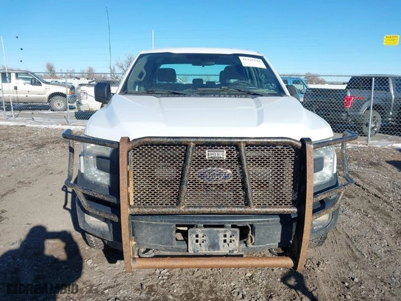 2015 Ford F-150 XLT w/HD Payload Pkg with VIN 1FTFW1EF8FFC07270, listed as a IAAI auction lot 41425948 with 194,107 mi miles. Bid and sale history available at carsss.com. Image 6.