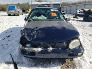 1998 Volkswagen Golf z VIN 3VWFA81H7WM245388, wystawiony jako Copart lot #51585355 z przebiegiem Nie podano mil oraz Nie do naprawy • Non repairable. Historia ofert i sprzedaży dostępna na DreamBid. Obrazek 5.