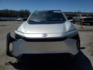 2024 Toyota bZ4X XLE z VIN JTMABACAXRA056625, wystawiony jako Copart lot #55645155 z przebiegiem 18 835 mil mil oraz Szkoda całkowita • Salvage title. Historia ofert i sprzedaży dostępna na DreamBid. Obrazek 5.