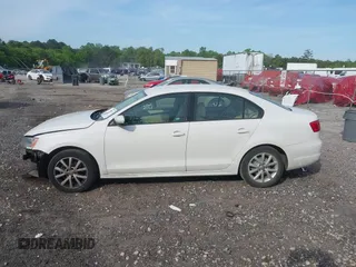 2011 Volkswagen Jetta SE с VIN 3VWDX7AJ1BM349792, выставлен на аукционе IAAI как лот 42081276 с пробегом 219 824 миль миль и . История ставок и продаж доступна на DreamBid. Изображение 15.