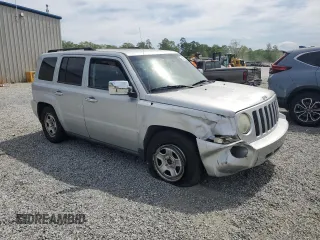 2008 Jeep Patriot Sport z VIN 1J8FT28W18D711466, wystawiony jako Copart lot #53523135 z przebiegiem 179 112 mil mil oraz Szkoda całkowita • Salvage title. Historia ofert i sprzedaży dostępna na DreamBid. Obrazek 4.