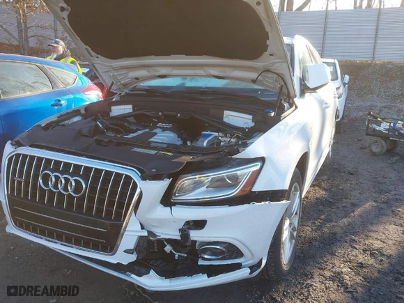 2016 Audi Q5 Prestige with VIN WA1W7AFP1GA002676, listed as a IAAI auction lot 41769082 with 105,458 mi miles. Bid and sale history available at carsss.com. Image 6.