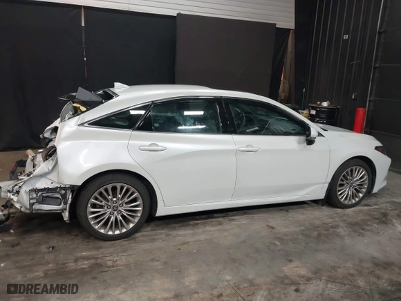 2022 Toyota Avalon Limited with VIN 4T1DZ1FBXNU076021, listed as a IAAI auction lot 41152637 with 43,265 mi miles. Bid and sale history available at carsss.com. Image 13.