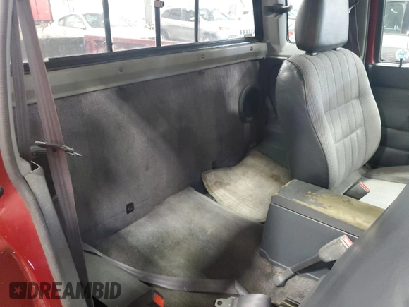 1994 Nissan Frontier XE z VIN 1N6SD16S6RC403596, wystawiony jako Copart lot #61856285 z przebiegiem 152 767 mil mil oraz Czysty tytuł • Clean title. Historia ofert i sprzedaży dostępna na DreamBid. Obrazek 10.